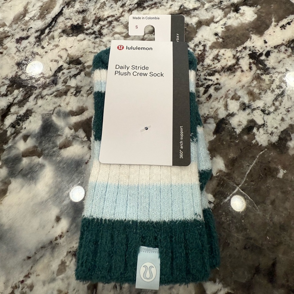 NWT Lululemon socks size small